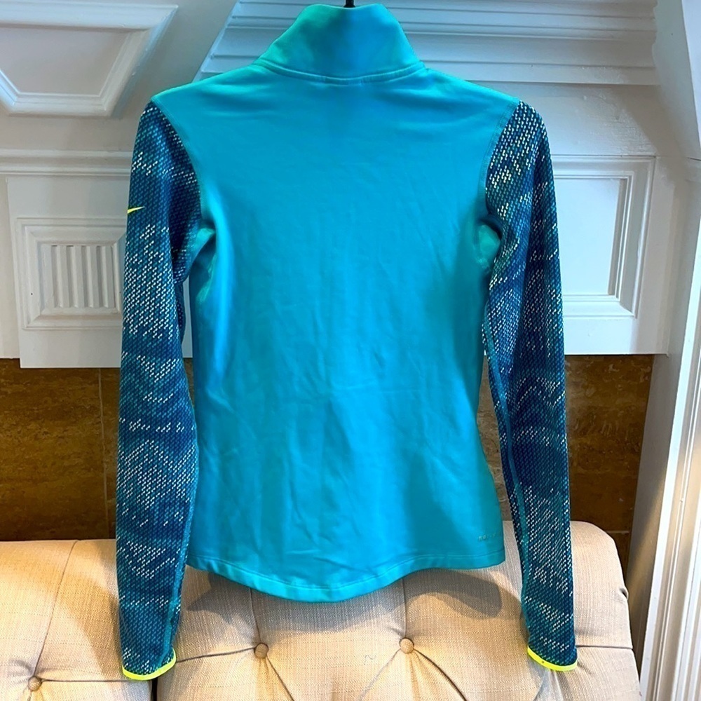 Nike Dri-Fit 1/2 Half Zip Pullover Top - Picture 2 of 7